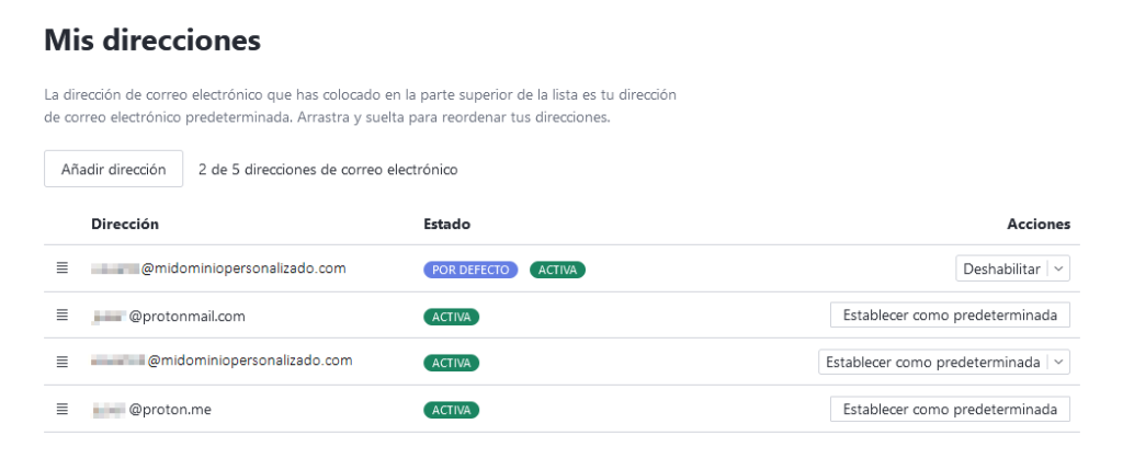 Detalle de varias cuentas de correo en una cuenta de ProtonMail tras haber activado el dominio proton.me